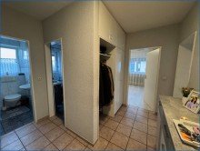 Diele Familienfreundliche 4 Zi.-Wohnung im 1.OG mit Balkon in sch�ner und ruhiger Ortsrandlage!