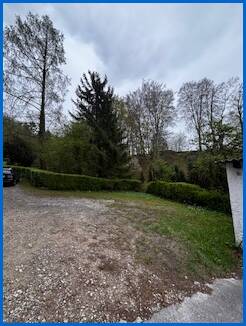 Stellpl�tze Dachgeschosswohnung �hningen / Schienen