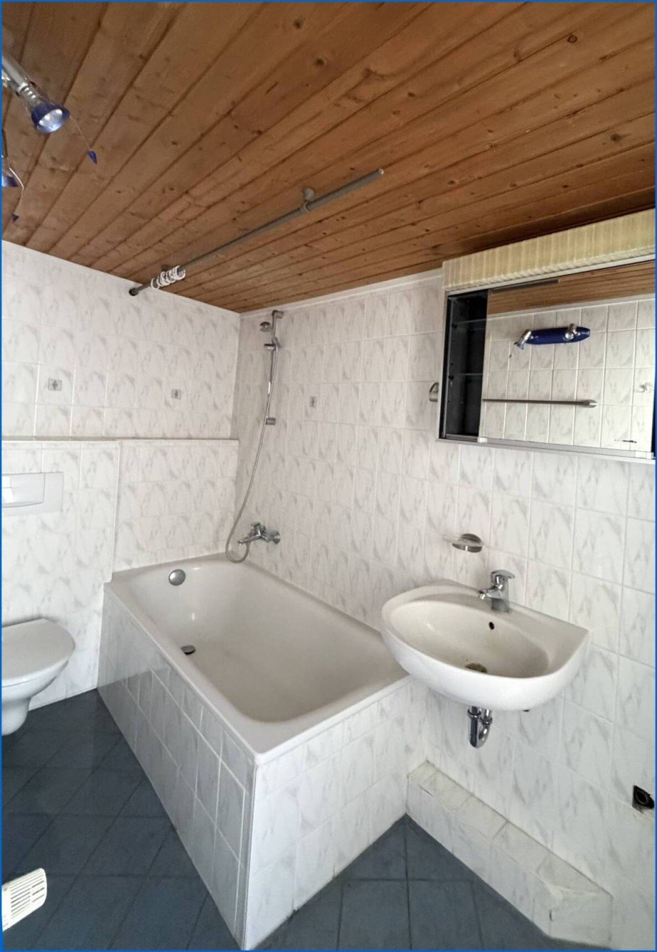 Bad 2.OG Doppelhaush�lfte Radolfzell am Bodensee / Liggeringen