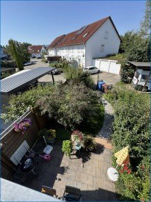Blick vom Balkon RZ-B�hringen: noch Vermietetes Reihenmittelhaus m. Carport, in ruhiger u. kinderfreundlicher Lage!