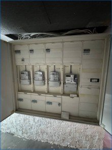 Elektro Radolfzell-gepflegtes Reihen-Eckhaus mit 3 Wohnungen und 4 Garagen - Renoviert, gute Rendite!