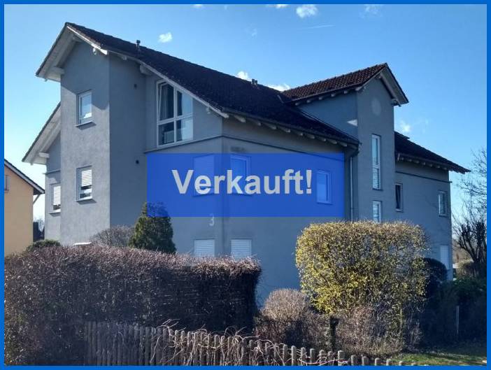 Hausansicht vom Parkplatz Stei�lingen Dachgeschosswohnung Sch�ne 3 Zimmer Dach Gescho�-Wohnung in Stei�lingen in ruhiger Lage