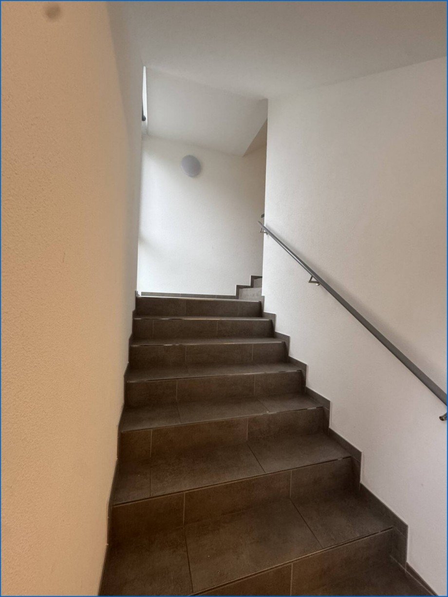 Treppe Dachgeschosswohnung Stei�lingen