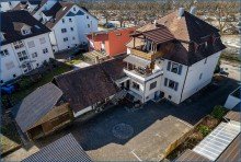 Drohne 6 RZ-City / Mehrfamilienhaus mit 3 Wohnungen, gro�em Grundst�ck, Doppel-Garagen usw. ideale Lage!