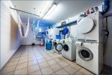 Waschen Attraktive 4,5 Zi. DG-Maisonette-Wohnung, mit 2 x TG/Platz u. gro�em Balkon, in Top-Zustand!