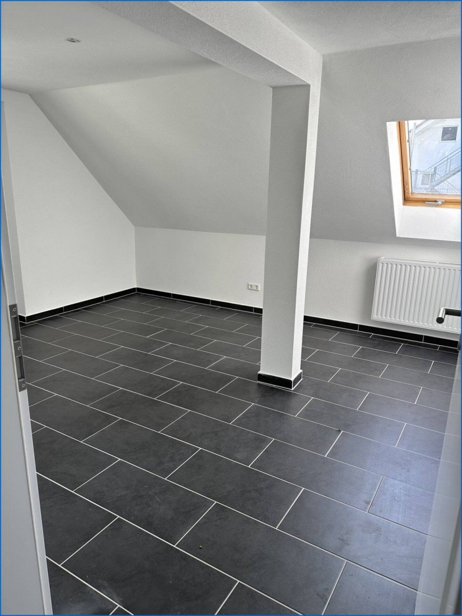 Wohnraum Dachgescho� Etagenwohnung M�hlingen / Zoznegg