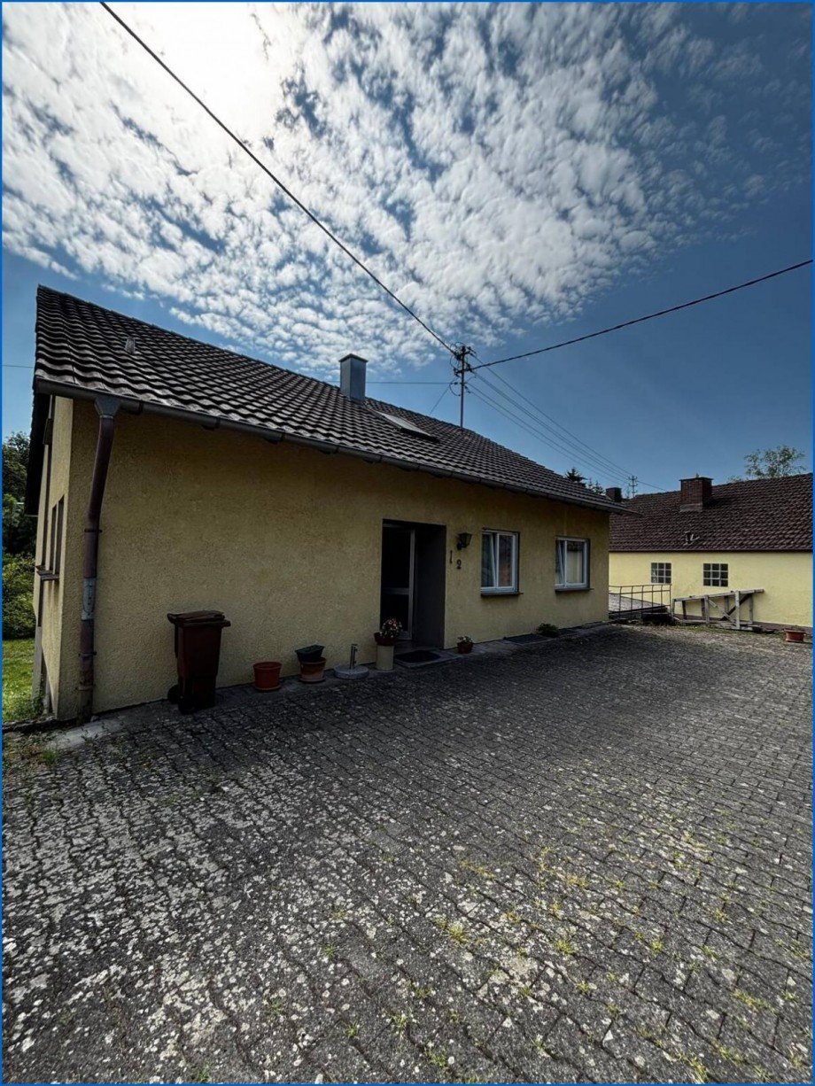 Gesamtansicht Vorderhaus Einfamilienhaus Stockach