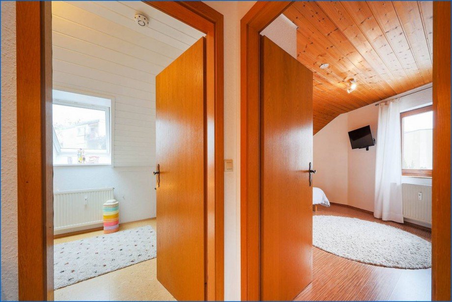 Kinderzimmer und Schlafzimmer Etagenwohnung Rielasingen-Worblingen
