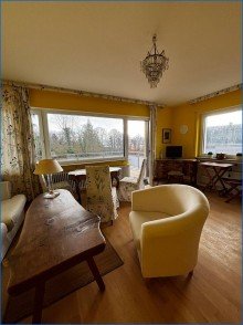Wohnzimmer 1 Exklusive 3-Zimmer-Wohnung mit Seesicht in sch�ner gepflegter Wohnanlage, Haus top saniert - frei!