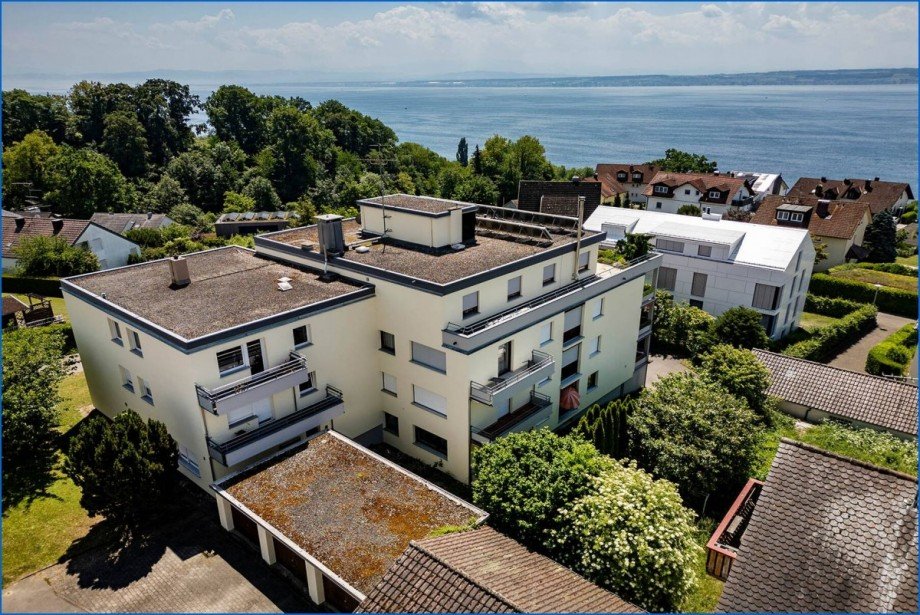 Hausansicht von oben mit toller Seesicht Erdgeschosswohnung Meersburg