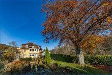 Zizz-181 Modernisierte Unternehmer-Villa mit 565 qm Wohnfl. auf 3 Wohnungen u. gro�z�g. Grundst�ck in Sto-OT!