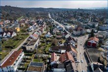 Kn-RadolfzellerStr-Drohne-230326-09 KONSTANZ: Mehrfamilienhaus/Wohn u. Gesch�ftshaus mit 8 Whgen u. 2 Gewerbe, ein Haus Bj.2023!