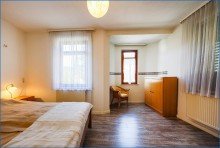 Schlafzimmer EG Bezugsfreies Zweifamilienhaus - Gestaltungsfreiraum in begehrter Lage von Singen am Hohentwiel