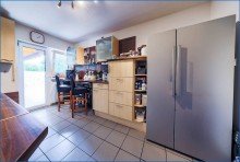 K�che Sch�ner Bungalow mit ELW auf gro�em Grundst�ck, moderne W�rmepumpe und bereits energetisch ged�mmt .