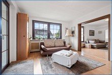 Wohnzimmer EG Modernes Zweifamilienhaus plus Gewerbeeinheit insgesamt ca. 243m� und gro�z�gigen Freifl�chen