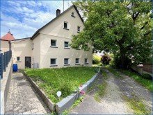 Zufahrt Bezugsfreies und saniertes Einfamilienhaus mit gro�er Scheune und idyllischem Grundst�ck !