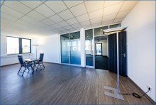 1. OG sehr gro�er B�roraum Ausgang B�ro - Praxis - Workspace - Schulung - Produktion - Lager    / 
    EG und 1. OG