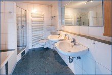 Bad Hilzingen-Familienfreundliche, gro�z�gige DHH mit Garage, in ruhiger Lage; BEZUGSFREI !