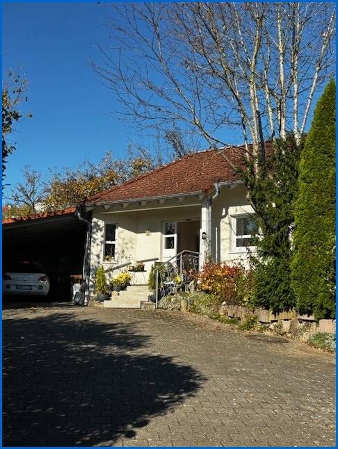 Ansicht Haus nah Einfamilienhaus M�hlingen / Zoznegg