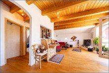 Wohnen1 Attraktive 4,5 Zi. DG-Maisonette-Wohnung, mit 2 x TG/Platz u. gro�em Balkon, in Top-Zustand!