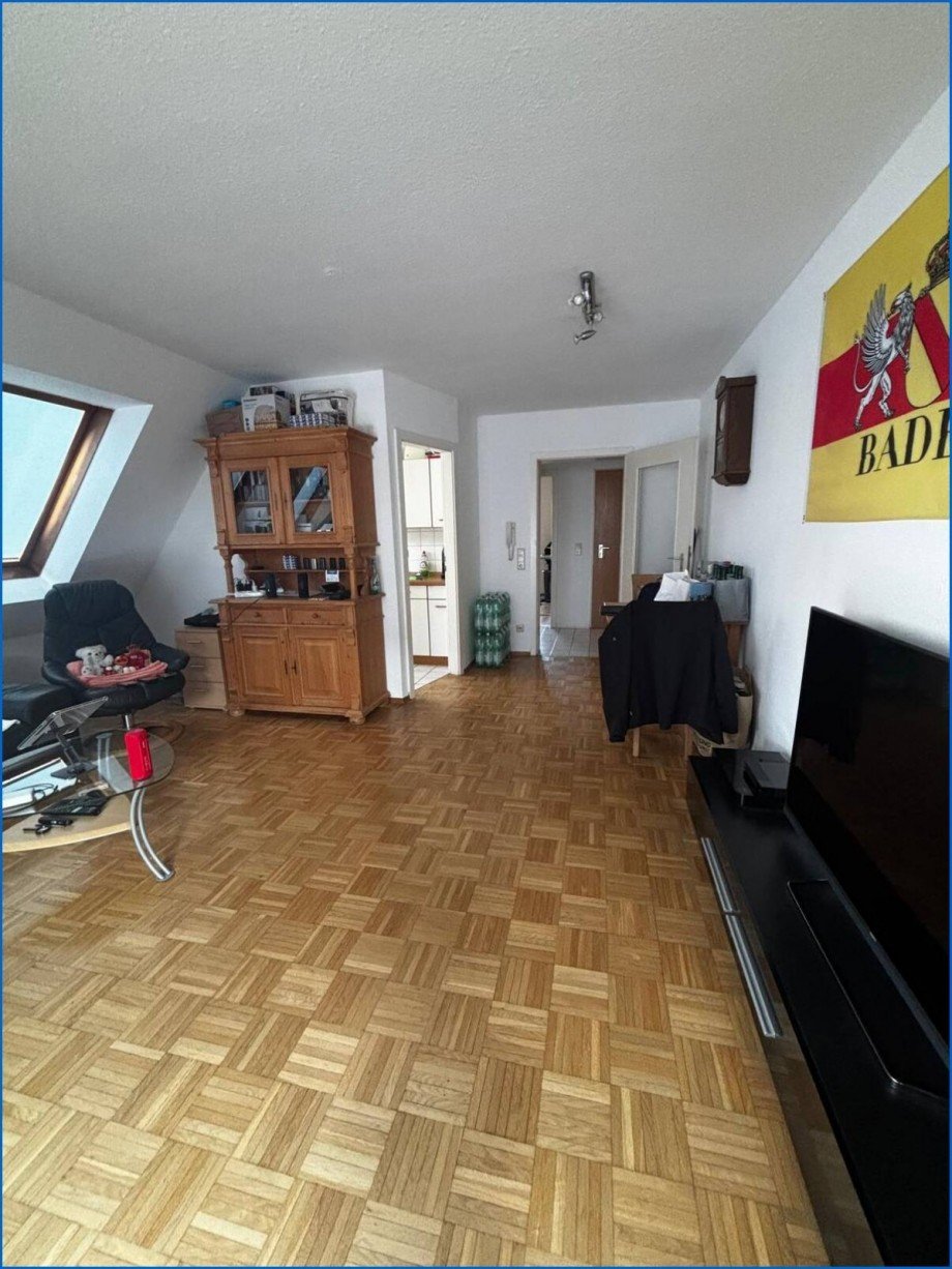 Wohnzimmer Blick in Flur Dachgeschosswohnung Meersburg