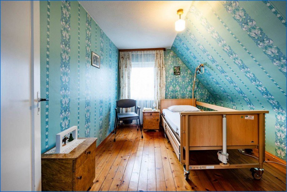 Zimmer 3 DG Einfamilienhaus Radolfzell am Bodensee / B�hringen