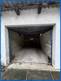 Garage offen Dachgeschosswohnung �hningen / Schienen