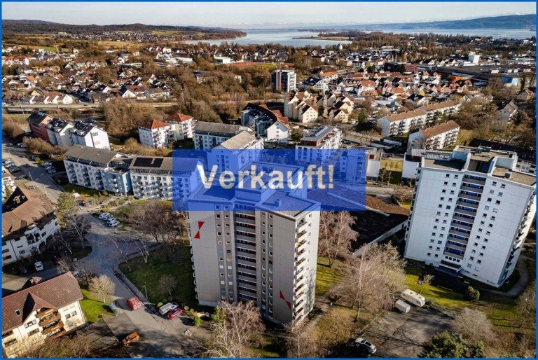 Ansicht Hausanlage mit Bodenseesicht Radolfzell am Bodensee Etagenwohnung Bezugsfreie 3,5-Zi.-Wohnung mit Seesicht ,Lift und 2 Balkonen und herrlicher Fernsicht in Radolfzell