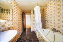 Bad UG Bezugsfreies, gro�z�giges Wohnhaus in ruhiger Waldrandlage von Singen mit Doppelgarage.