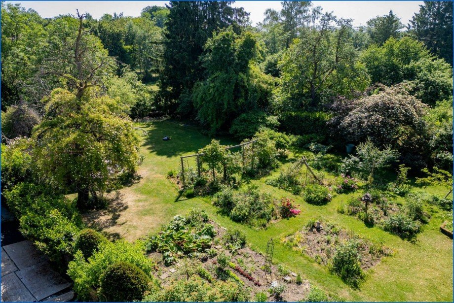 Blick ins Gr�ne Einfamilienhaus Volkertshausen