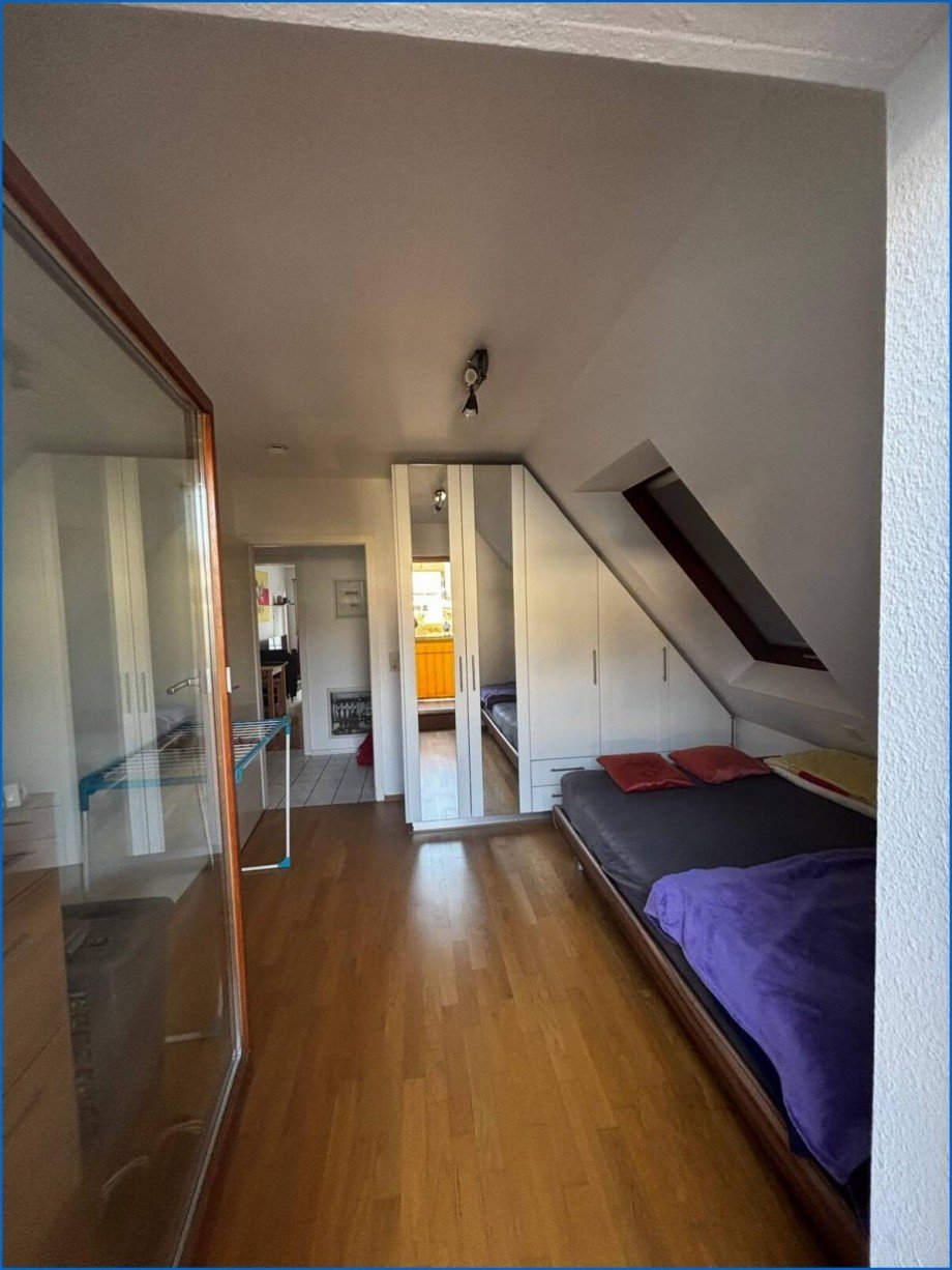 Schlafzimmer mit Einbausschrank Dachgeschosswohnung Meersburg