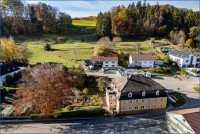 Bild (2c1c8376224004704245f063c19dcba3): Modernisierte Unternehmer-Villa mit 565 qm Wohnfl. auf 3 Wohnungen u. gro�z�g. Grundst�ck in Sto-OT!