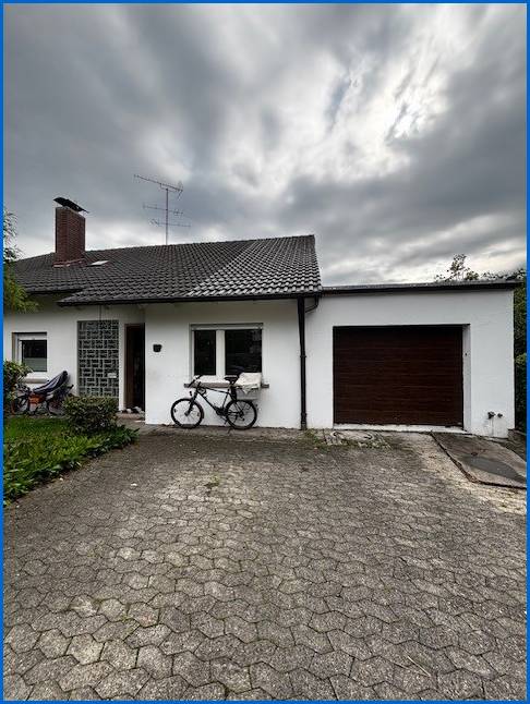 Ansicht Haus vorne mit Garage Mehrfamilienhaus Radolfzell am Bodensee