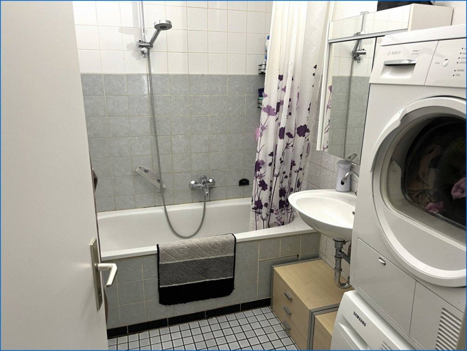 1. OG links Bad Mehrfamilienhaus Tengen / Watterdingen