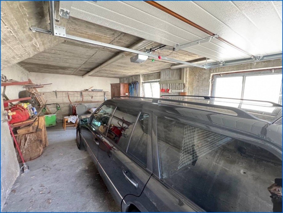 Garage, rechts am Haus Zweifamilienhaus Pfullendorf / Aach-Linz