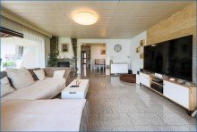 Wohnzimmer Sch�ner Bungalow mit ELW auf gro�em Grundst�ck, moderne W�rmepumpe und bereits energetisch ged�mmt .
