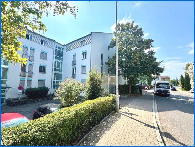 Titelbild Konstanz / F�rstenberg Etagenwohnung Konstanz-F�rstenberg, sch�ne 1,5 Zimmer- Wohnung (1. OG) mit Balkon und TG-Stellplatz!
