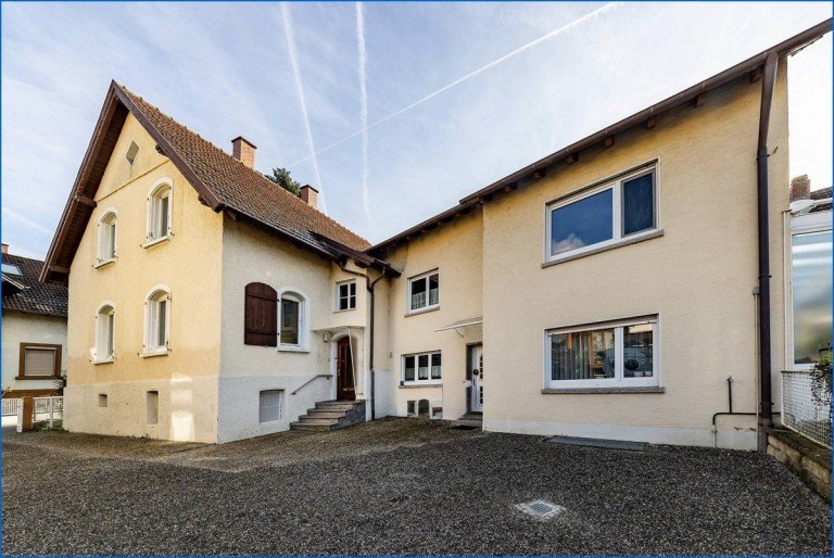 Ans 1 Singen Einfamilienhaus Zwei H�user mit gro�z. Grundst�ck im Herzen von Singen-Ideal auch als Mehrgenerationenhaus!
