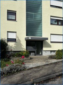 Hauseingang Exklusive 3-Zimmer-Wohnung mit Seesicht in sch�ner gepflegter Wohnanlage, Haus top saniert - frei!
