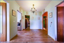 Gro�er Flur_E�platz Exklusive 3-Zimmer-Wohnung mit Seesicht und Garage, Haus top saniert - frei!