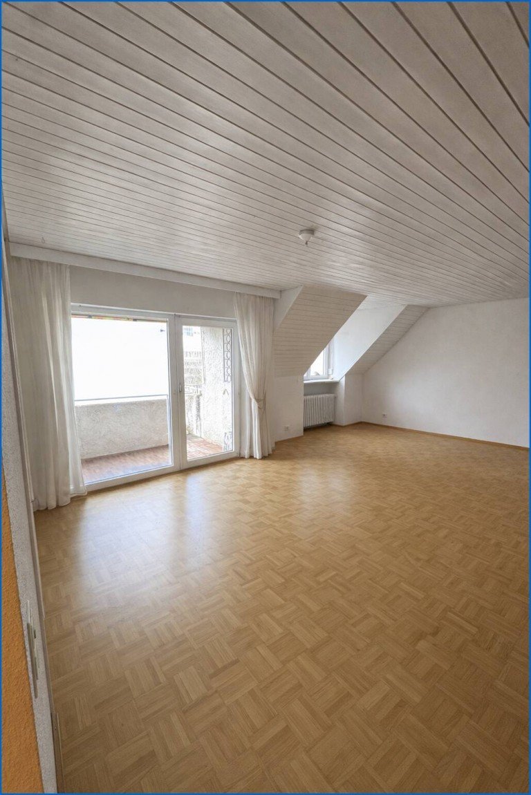 Wohn/Esszimmer Radolfzell am Bodensee Dachgeschosswohnung Attraktive, stadtnahe 3,5 Zimmer DG-Wohnung mit Balkon in Radolfzell