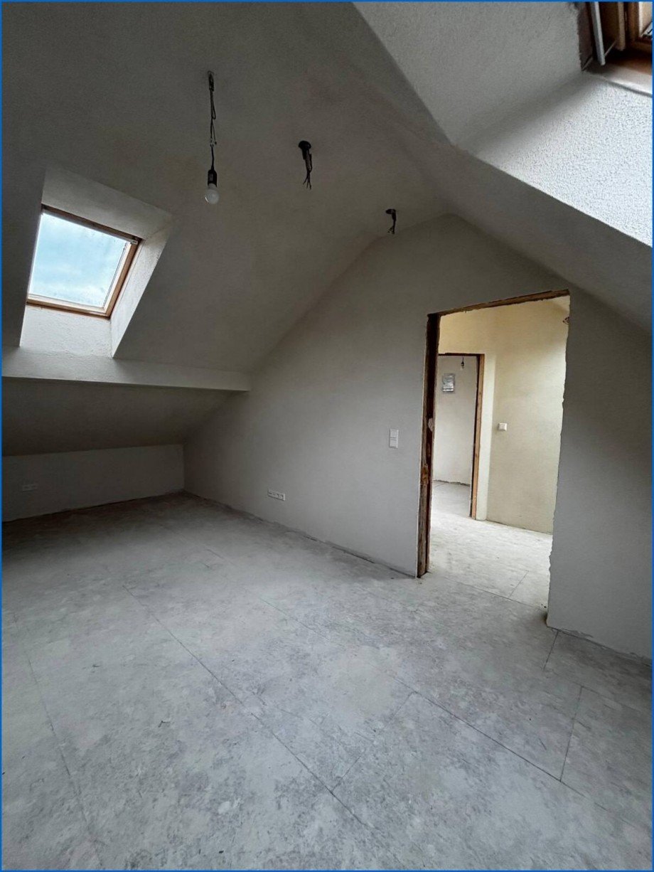 2. OG Blick in Flur Etagenwohnung M�hlingen / Zoznegg
