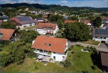 Ansicht  von oben R�ckseite mit Garten Attraktives Dreifamilienhaus mit zwei Doppelgaragen und umfassender Modernisierung als Renditeobjekt
