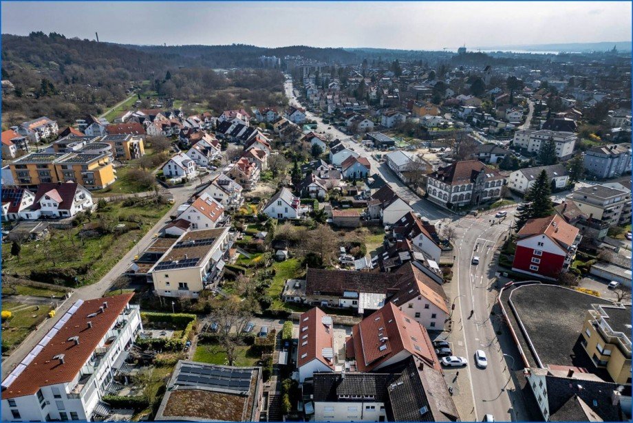 Kn-RadolfzellerStr-Drohne-230326-09 Wohn- / Gesch�ftshaus Konstanz / F�rstenberg