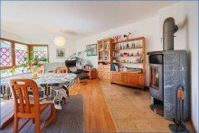 Wohnzimmer / Esszimmer mit Ofen Radolfzell-Weinburg
Attraktive, gro�z�gige DHH mit Seesicht und ELW, in ruhiger,  bevorzugter Lage!