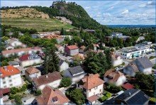Drohnenaufnahme Bezugsfreies Zweifamilienhaus - Gestaltungsfreiraum in begehrter Lage von Singen am Hohentwiel