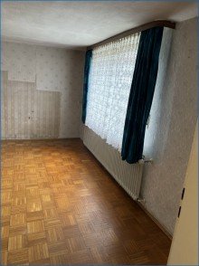 Wohnzimmer 2 Schn�ppchen  /Preisanpassung -  Sanierungsbed�rftiges   1-Familienhaus in Rohrdorf - Gelegenheit