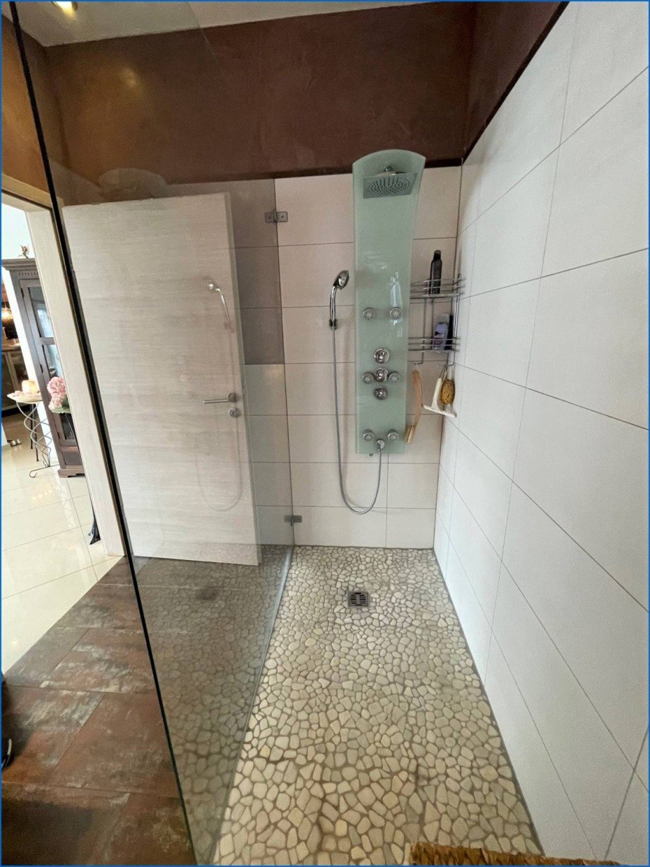 bodentiefe Dusche, OG Mehrfamilienhaus Singen am Hohentwiel