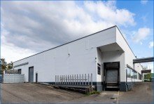 Rampe f�r LKW_nah Gro�z�gige Industriehalle in Top-Lage im Radolfzeller Industriegebiet mit 1.575m� - frei beziehbar!