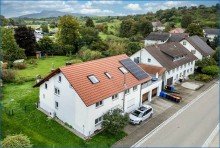 Titelbild Tolles 2-Fam-Haus mit gro�z�gigem Grundst�ck, Doppel-Garage, W�rmepumpe und Solar!
Ideale und ruhige Lage!